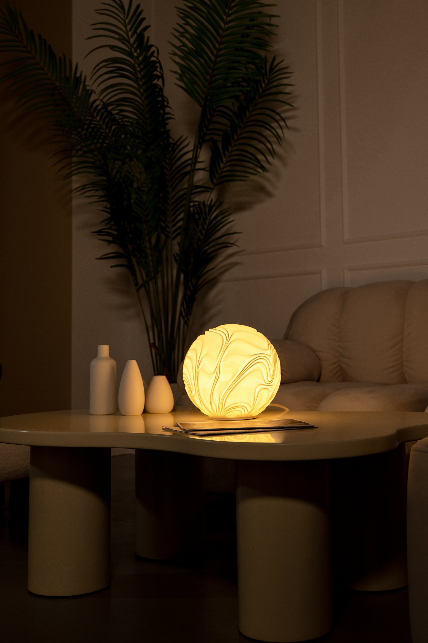 O4 Flow Sculpted Lamp