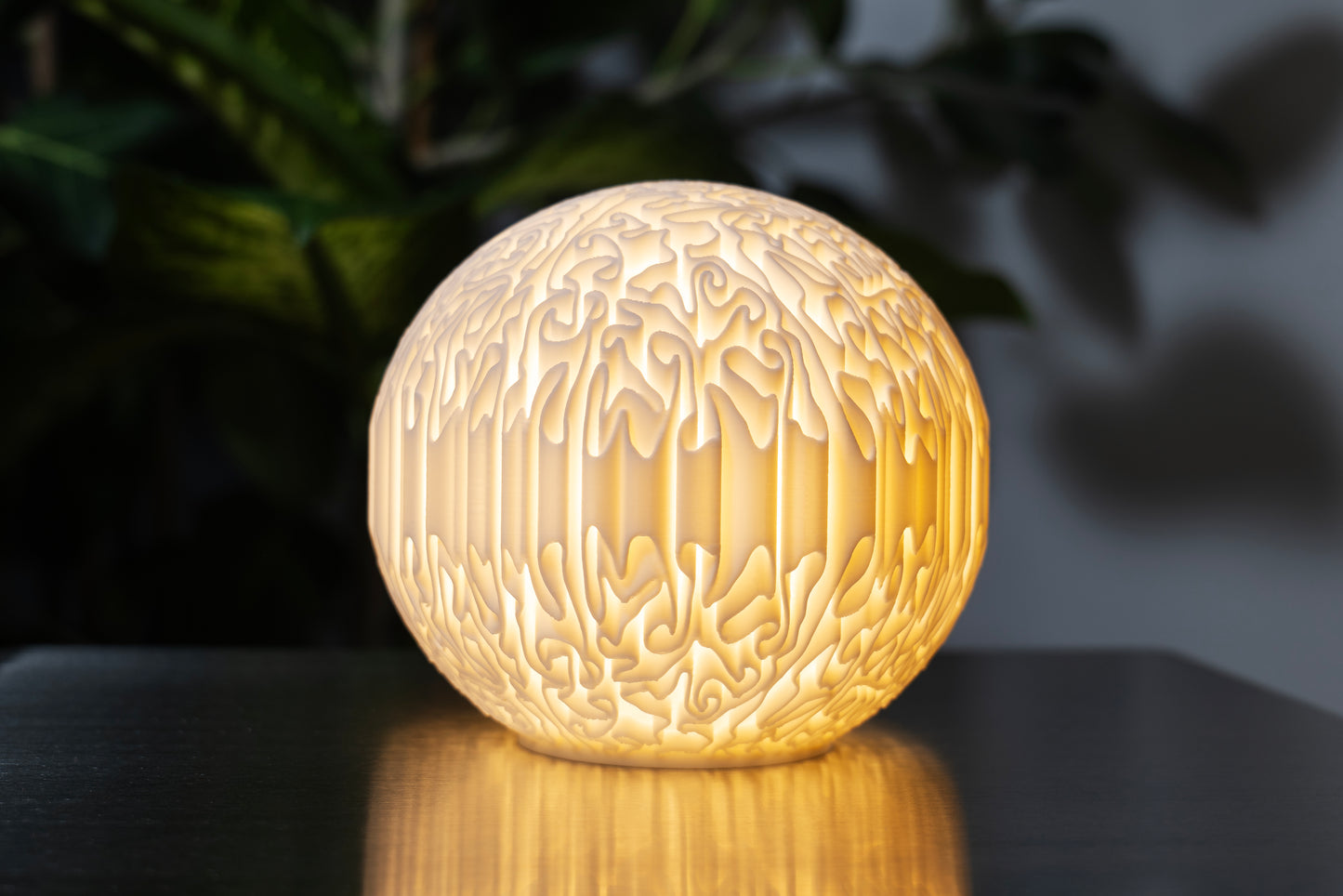 O15-s Biomorphic Mini Lamp